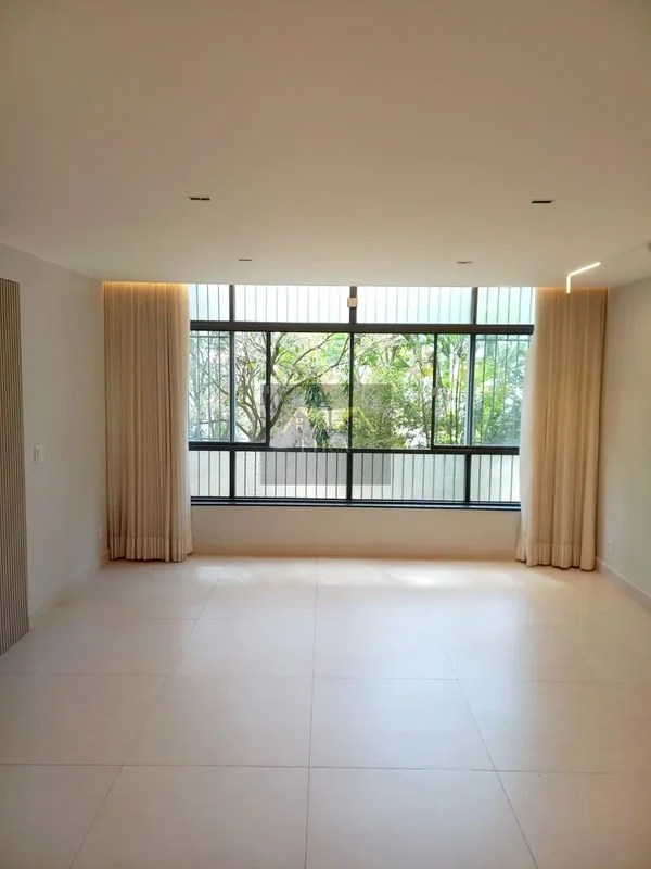 Apartamento reformado, 3 quartos, Asa Norte