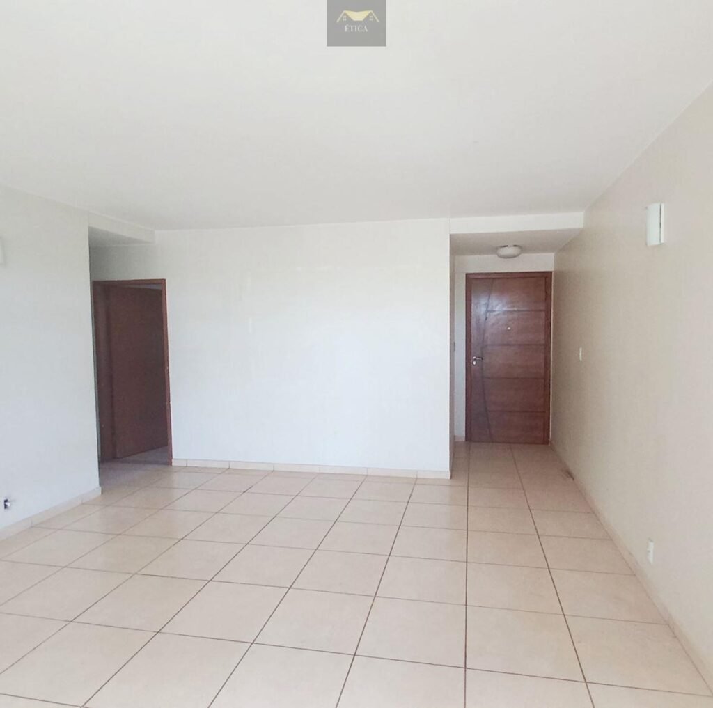 Apartamento 3 quartos vazado na Asa Sul